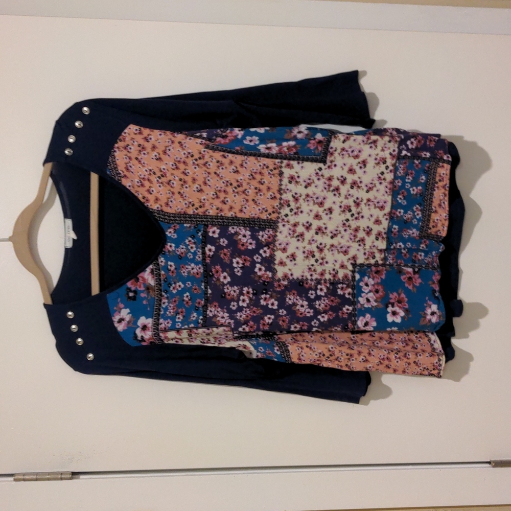 Ava James Top